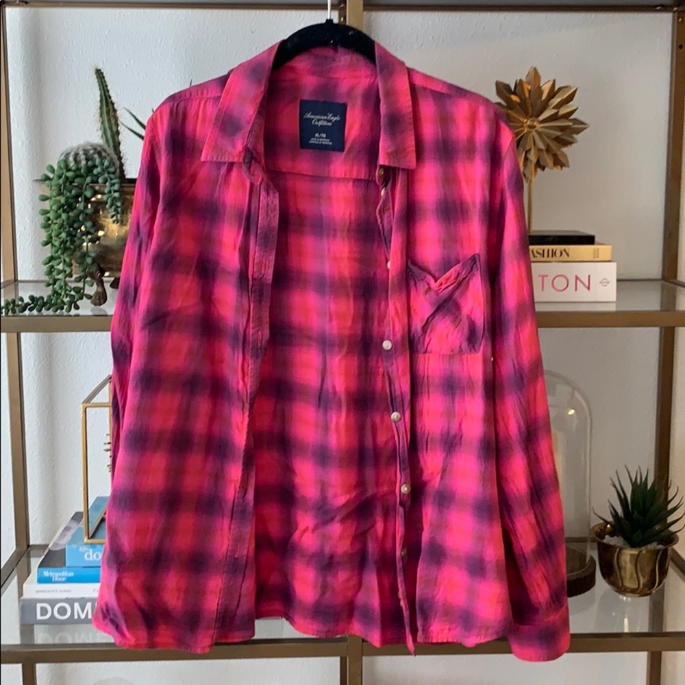 {American Eagle} Pink and purple plaid button up